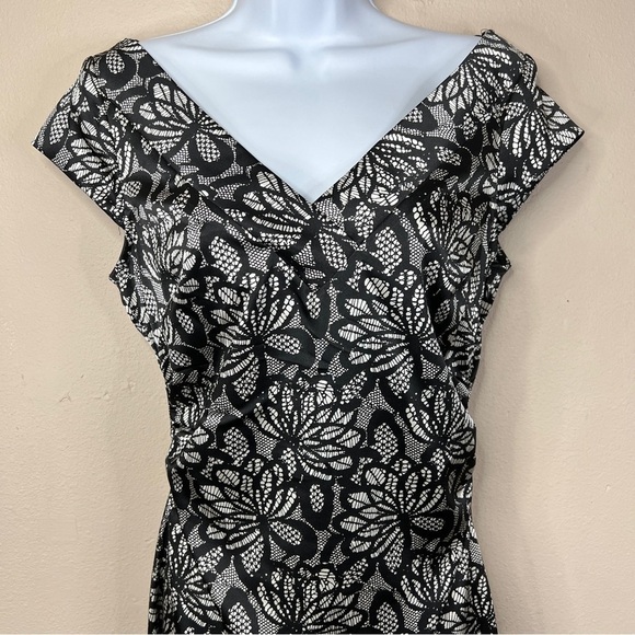 Size 8 Maggy London Black White Lace Print Satin Dress V Neck Event Party - Picture 2 of 12